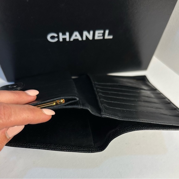 Chanel caviar long wallet with snap closure - Picture 12 of 13